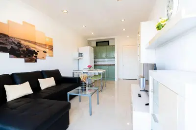 Una cocina o zona de cocina en APARTAMENTO SCORPIO 514 by Homestaygrancanaria