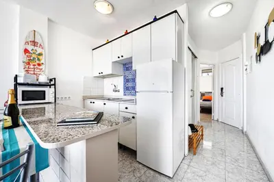 Una cocina o zona de cocina en Holiday Dream near Yumbo