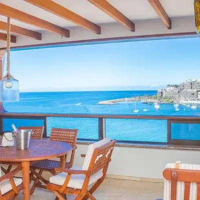 100 m2 Penthouse on the beach.