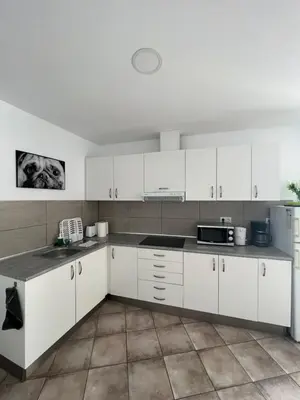 Una cocina o zona de cocina en San Agustin apartments , close to the BEACH, with pool!