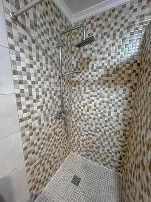 Un baño de Cosy apartment near the beach