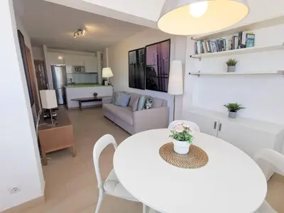 Una cocina o zona de cocina en Iguazu 403 Yumbo Stunning View By Pride Holiday Rentals