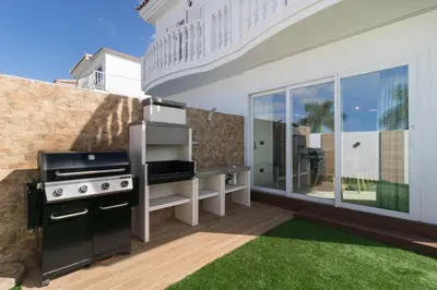 Barbacoa disponible para clientes en la villa