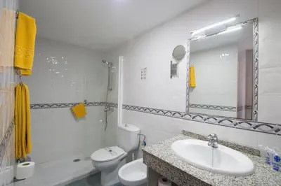 Un baño de Hotel Green Field