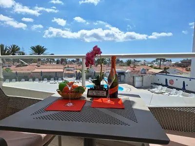 Un balcón o terraza de Casa Naranja - your spacious and comfortable home in Playa