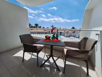 Un balcón o terraza de Casa Naranja - your spacious and comfortable home in Playa