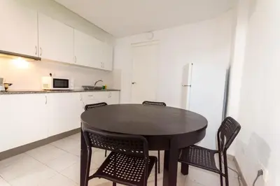 Una cocina o zona de cocina en Piso Entreplanta (sótano/calle).