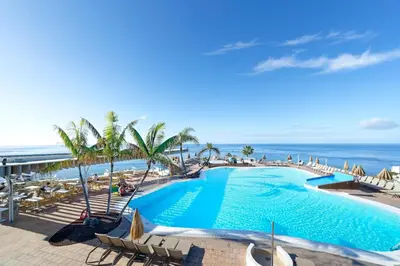 Piscina en o cerca de Servatur Riosol