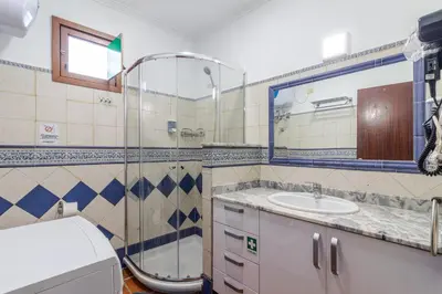 Un baño de Faro de Sardina - 3 Bed - Coast - WIFI