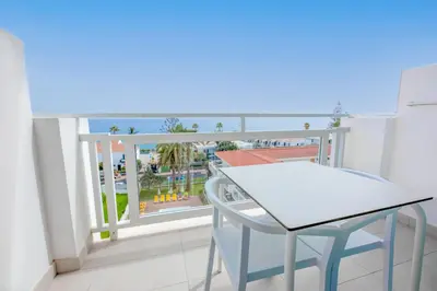 Un balcón o terraza de BLUESEA Marieta & Spa