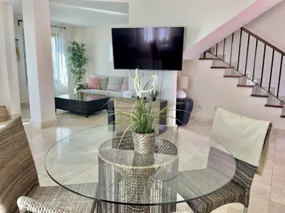 Zona de estar de HomeForGuest Villa 7 in Salobre Golf with nice views to the mountains