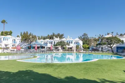 Piscina en o cerca de Duplex Poolside Playa del Ingles