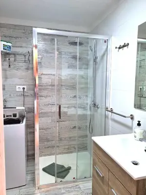 Un baño de Casa Iguazu - At the center of Playa del Inglés