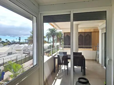 Un balcón o terraza de Your Luxurious Home Near The Dunes!