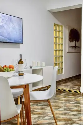 Una televisión o centro de entretenimiento en Casa Agustina