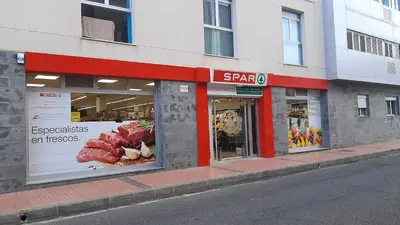 Supermercado u otro tipo de tienda en el apartamento o alrededores