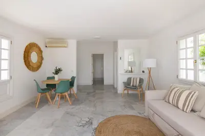 Zona de estar de Bungalow con jardín en Pasito PM40