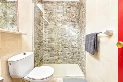 Un baño de DUPLEX en GREEN OASIS