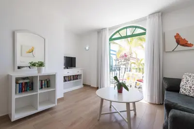 Una televisión o centro de entretenimiento en La Venecia de Canarias