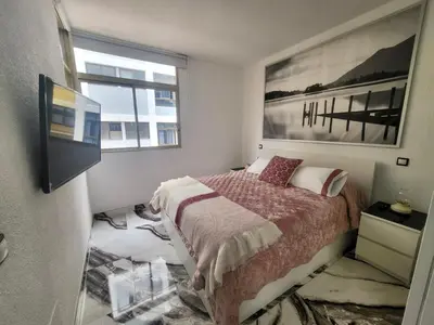 Cama o camas de una habitación en 2 Bedrooms Flat + Balcony + Parking at Las Canteras Beach