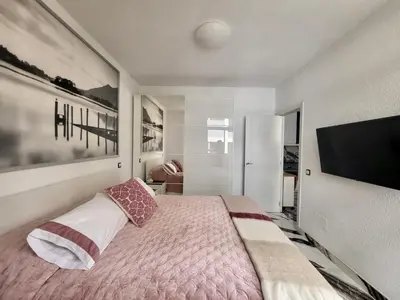 Cama o camas de una habitación en 2 Bedrooms Flat + Balcony + Parking at Las Canteras Beach
