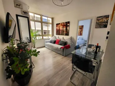 Zona de estar de 2 Bedrooms Flat 50 mts away from Las Canteras beach