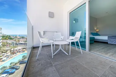 Un balcón o terraza de Hotel Caserio
