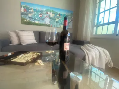 Bebidas en New renovated family home above swimming pool