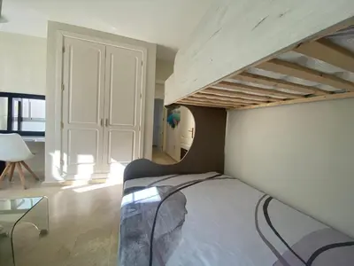 Cama o camas de una habitación en New renovated family home above swimming pool