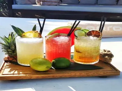 Bebidas en New renovated family home above swimming pool