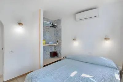 Cama o camas de una habitación en Playmar Entire Bungalow Newly Renovated