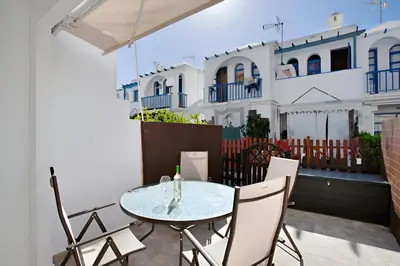 Un balcón o terraza de Playmar Entire Bungalow Newly Renovated