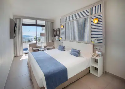 Cama o camas de una habitación en Corallium Beach by Lopesan Hotels - Adults Only