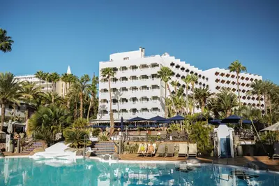 Piscina en o cerca de Corallium Beach by Lopesan Hotels - Adults Only