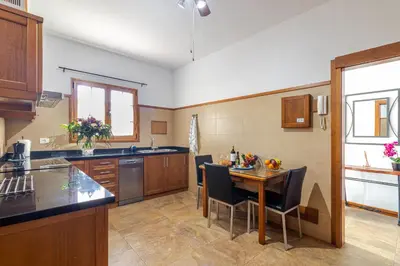 Una cocina o zona de cocina en Villa de Pino