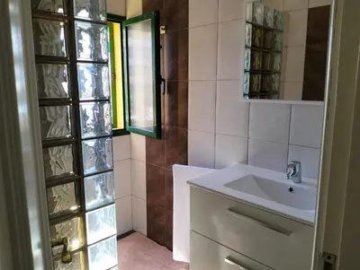 Un baño de TARA I APARTAMENT