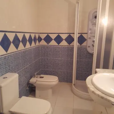 Un baño de Suite Tati