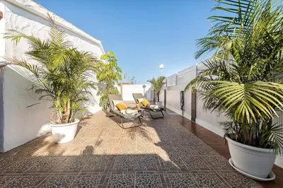 Jardín al aire libre en BUNGALOWS LOS ARCOS 77