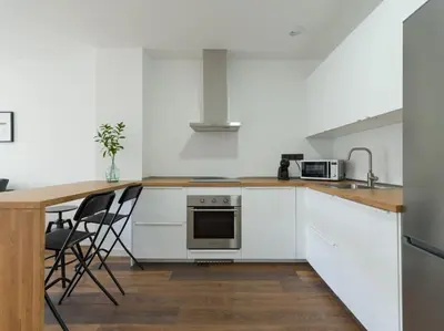 Una cocina o zona de cocina en Radiant Beach Accommodation
