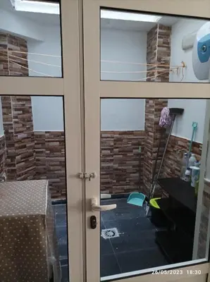 Un baño de Casa La Isleta, entre el puerto y la playa Las Canteras