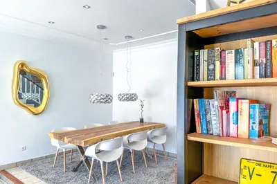 Biblioteca en el apartamento
