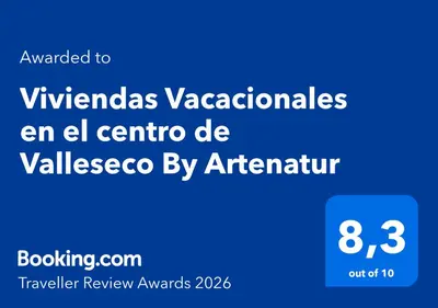 Certificado, premio, señal o documento que está expuesto en Viviendas Vacacionales en el centro de Valleseco By Artenatur